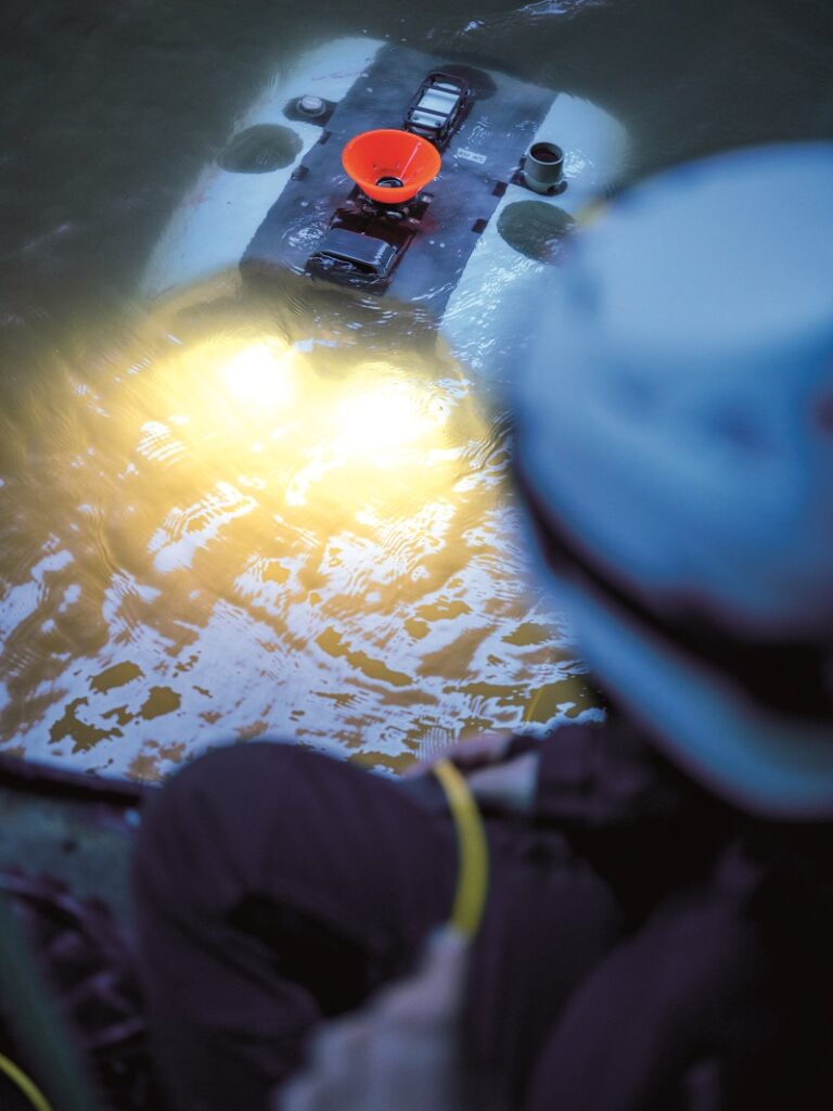 The HAUV is recovered using its tether, before being cleaned and sending ‘snapshots’ to the wind farm operator of the most important areas observed during the inspection