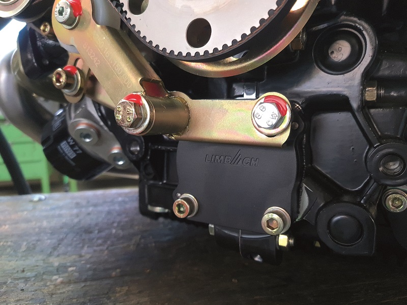 The three-part oil pump is driven mechanically by the camshaft