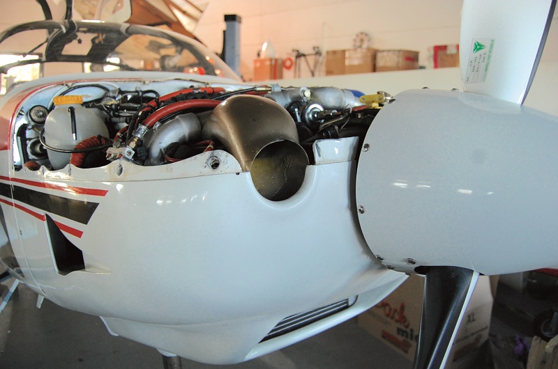 While much of the L 2400 DX is cooled by the oil and by water-glycol, the cylinders use ram-air, ideally generated by the propellers pushing air through dedicated inlets on the engine's front