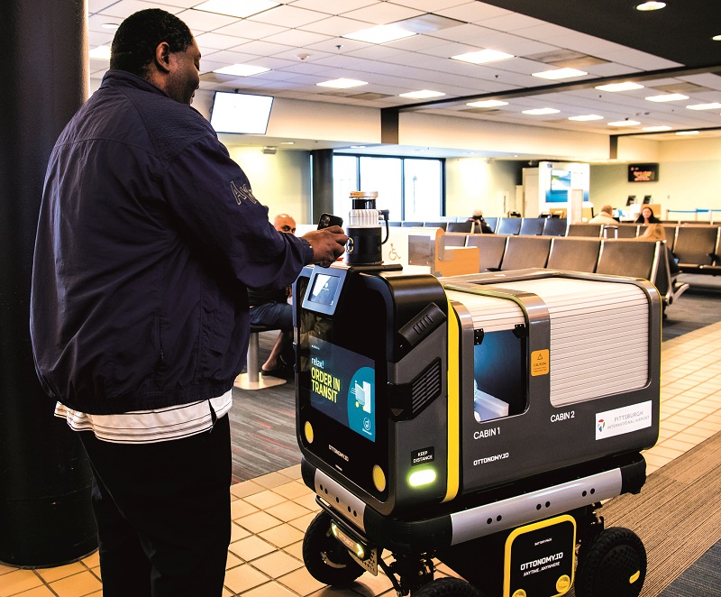 After navigating to a customer, the displays on the Ottobot’s front help with identifying and confirming an order