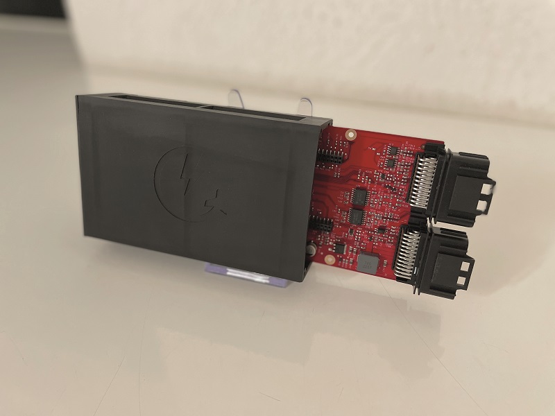 The EFT-HCU-1x, or Hybrid Control Unit, has been developed in-house as the master controller of the powertrain