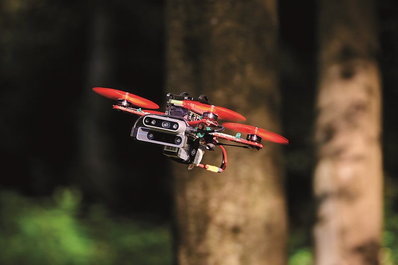 The Swift finds its way through woodland using a camera, inertial sensors and a neural network-based AI autopilot trained in simulation