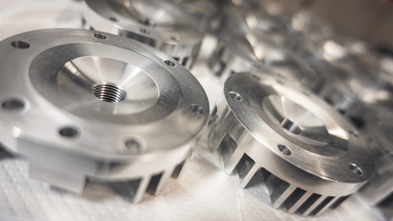 The cylinder heads are cooled by a combination of direct external airflow and internal charge flow