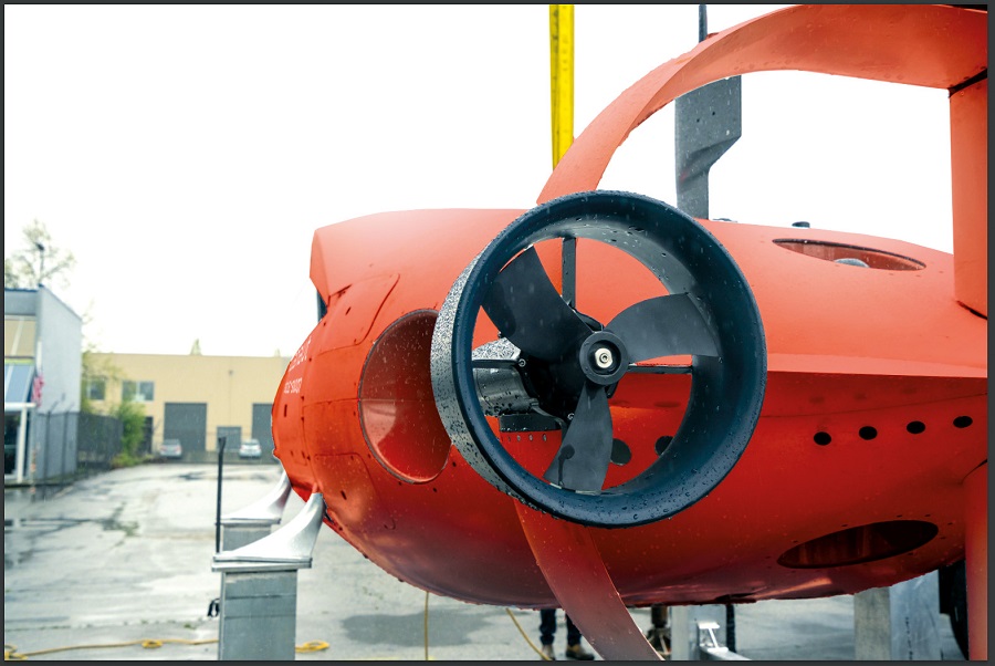 A combination of tall-mounted axial thrusters and vertical, horizontal and angled tunnel thrusters provide the Aquanaut Mk2 with its propulsion, manoeuvering and station-keeping capabilities within a hyrodynamically efficient profile