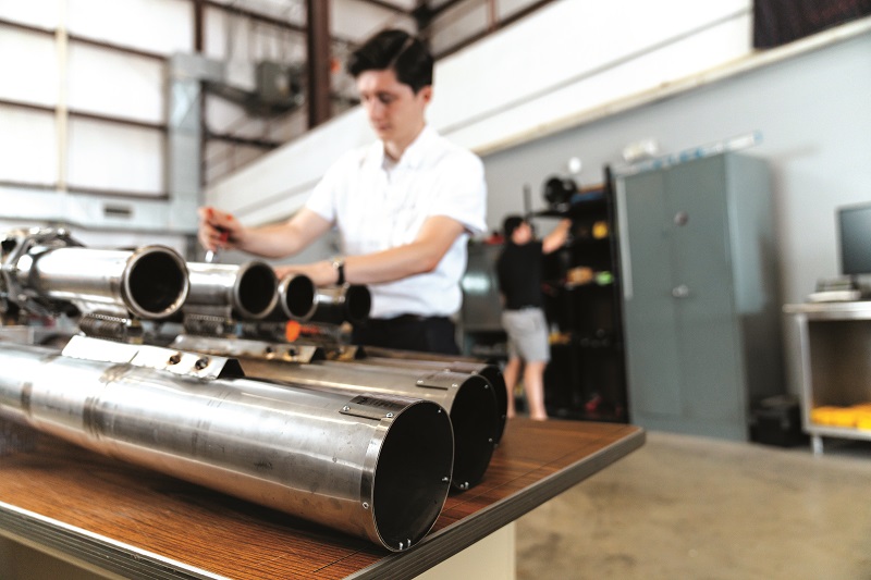 Air intake happens via both pipe apertures, meaning two sources of pressure waves meet in the combustion chamber and contribute compression to the fuelair mix