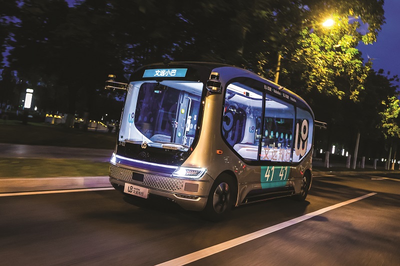 In addition to the Robobus’ main central computer, a backup is installed to take over during failure modes, typically to drive the vehicle to a safe location nearby