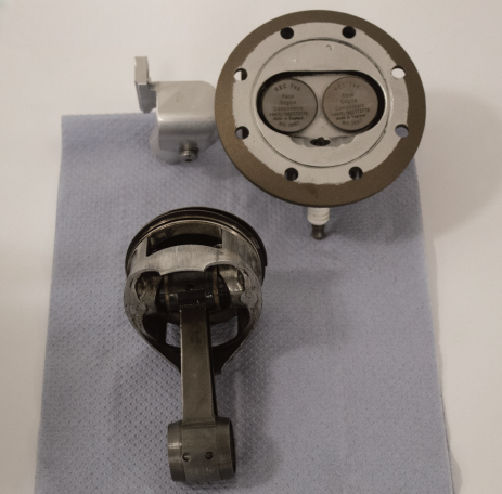 The connecting rod is milled steel, while the piston is cast aluminium from Honda Racing