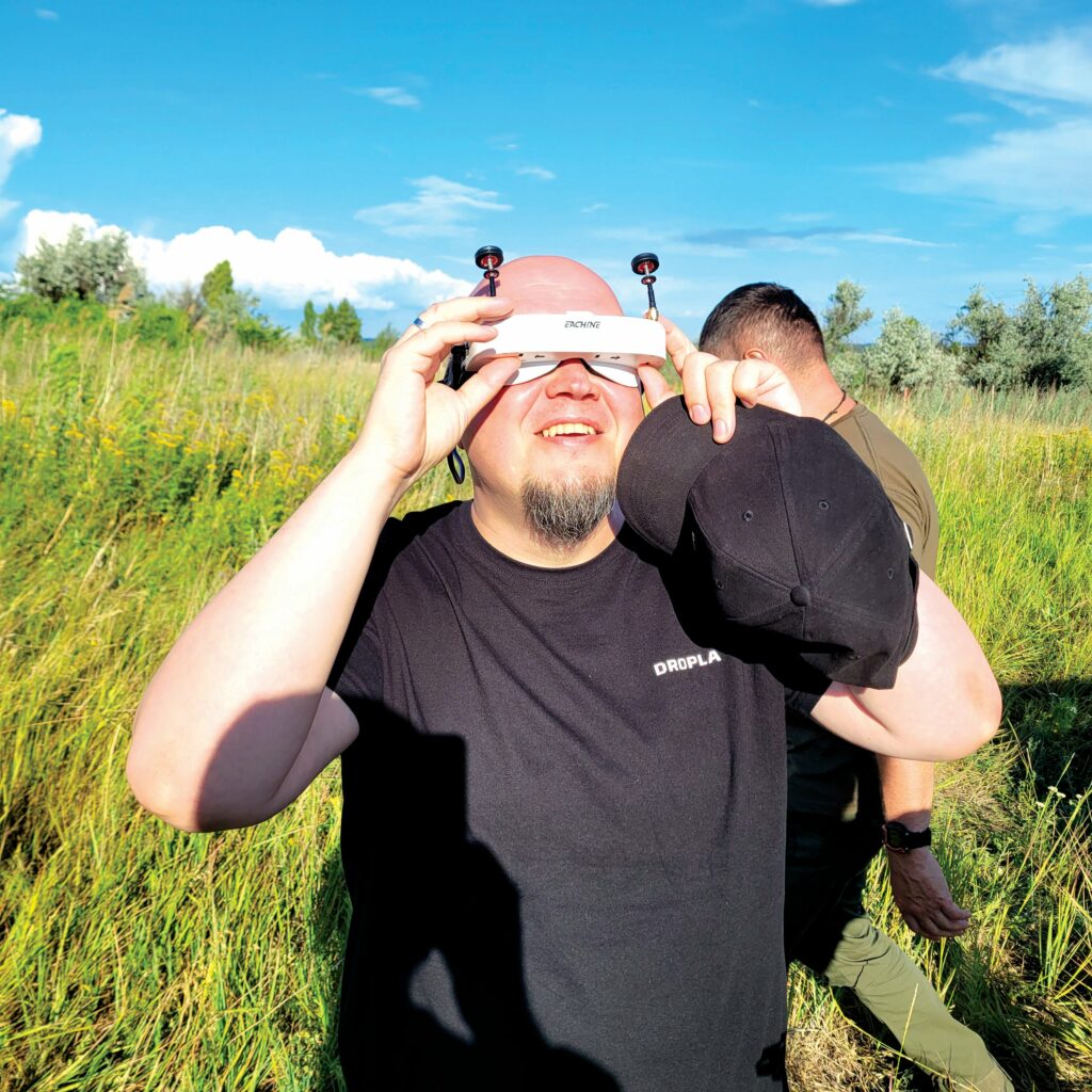 A highly georeferenced photogrammetric map of the environment, fused from all of the collected sensor data, is displayed into AR goggles for de-miners to use