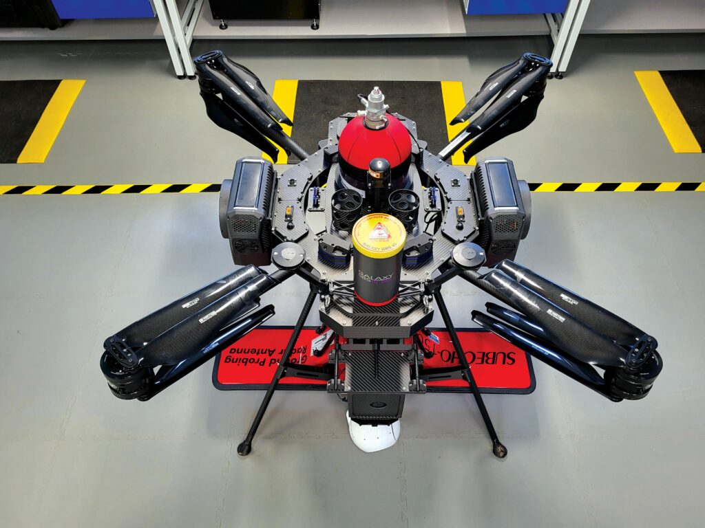 Mounted in the centre of the composite ring structure on this Sensus L8-H2 is a Fuel Cell Power Module from Intelligent Energy, which provides up to 150 minutes of flight