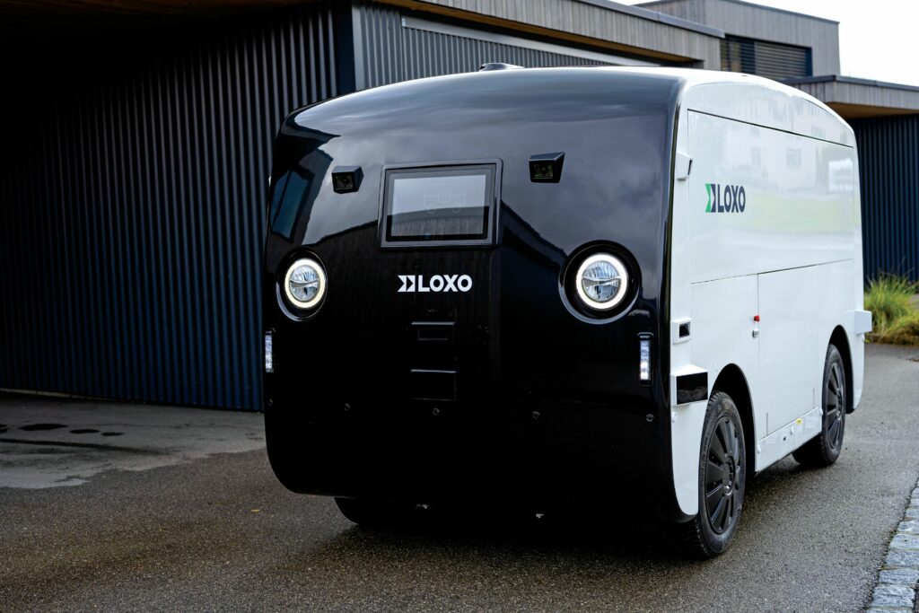 The LOXO Alpha is engineered for efficient logistics, pleasing aesthetics and, most of all, precise compliance with functional safety standards and SAE Level 4 autonomy