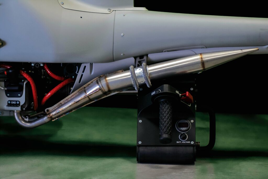The tail boom, made by Refitech from carbon composite, fits as a protective sleeve around the tail rotor shaft, while also bonding the tail and fuselage elements together
